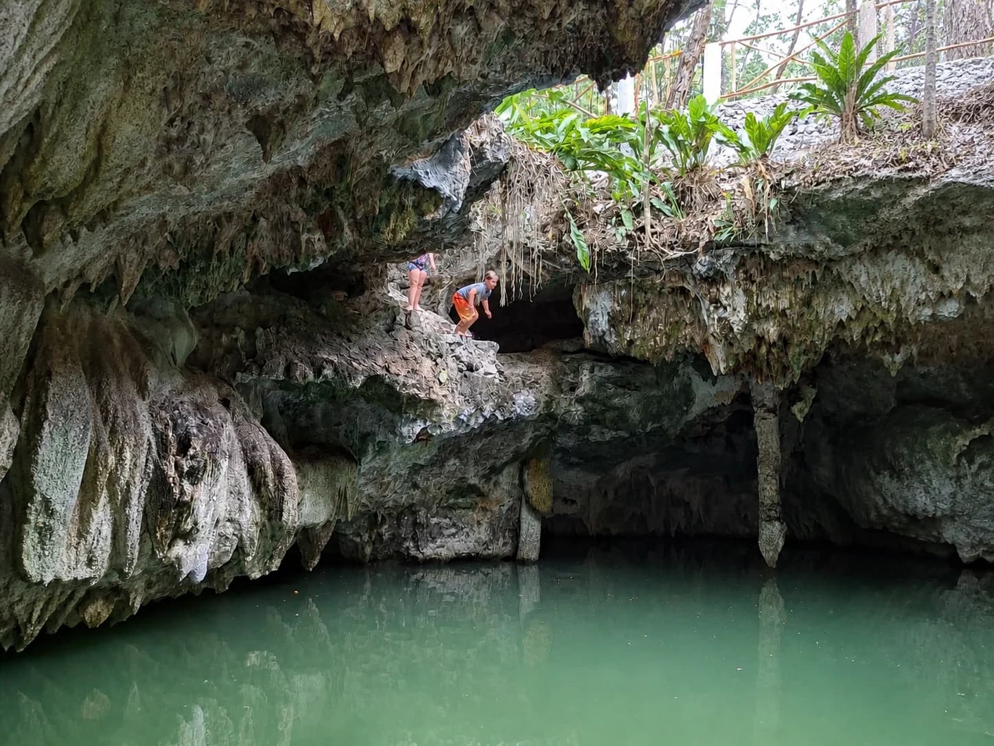 Jade Cavern / Cenote